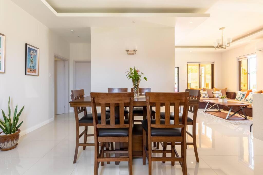 Sun Shine Luxury Villas 2 Bedroom Pool & Gym Ocho Rios St Ann Bagian luar foto