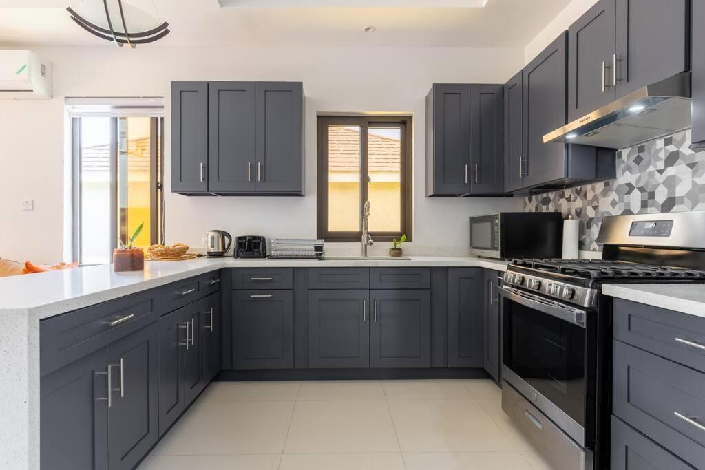 Sun Shine Luxury Villas 2 Bedroom Pool & Gym Ocho Rios St Ann Bagian luar foto